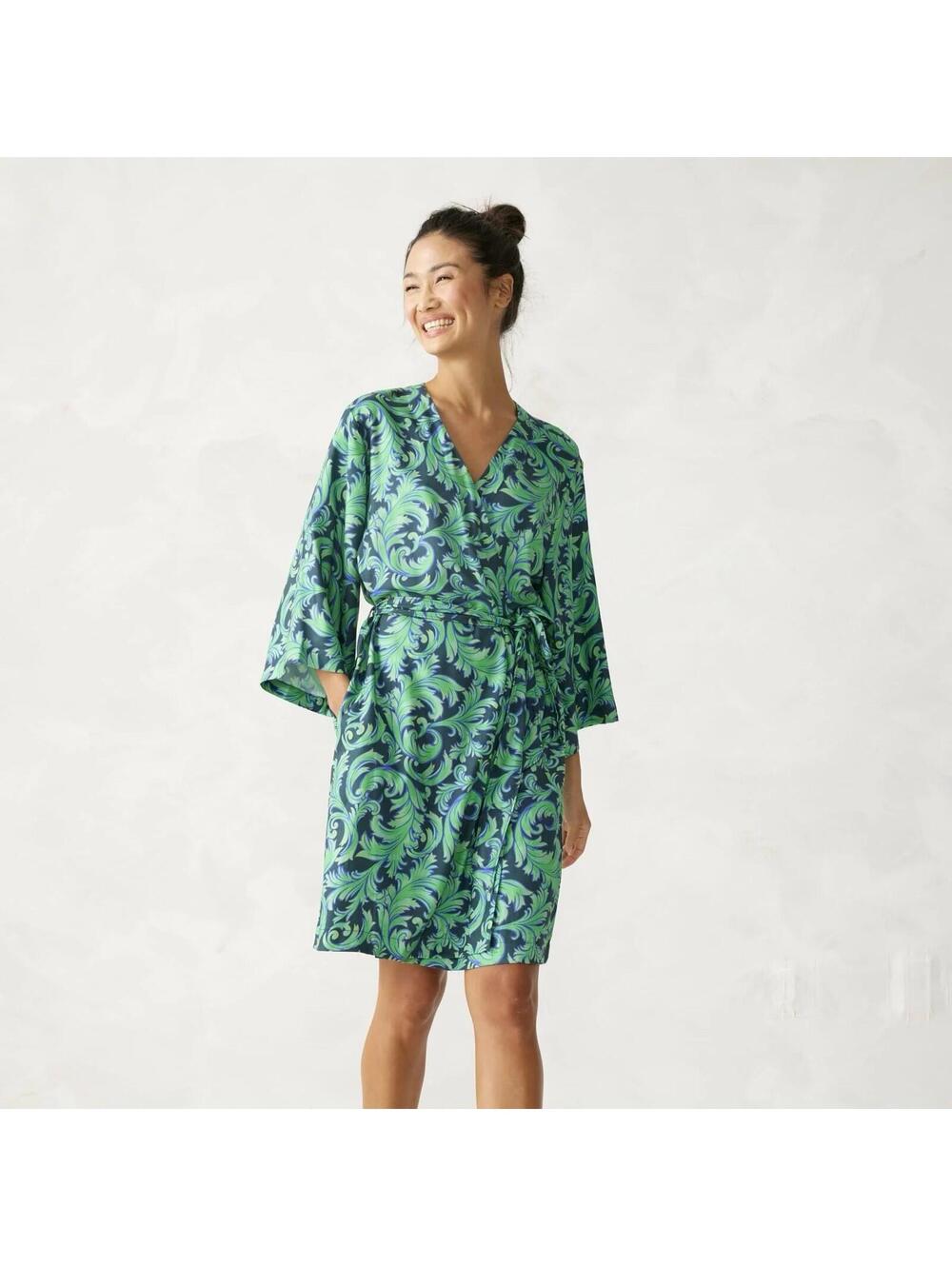 Vera Bradley Women's Wicked: For Good Robe L/XL & REM Beauty So Popular Lip Oil